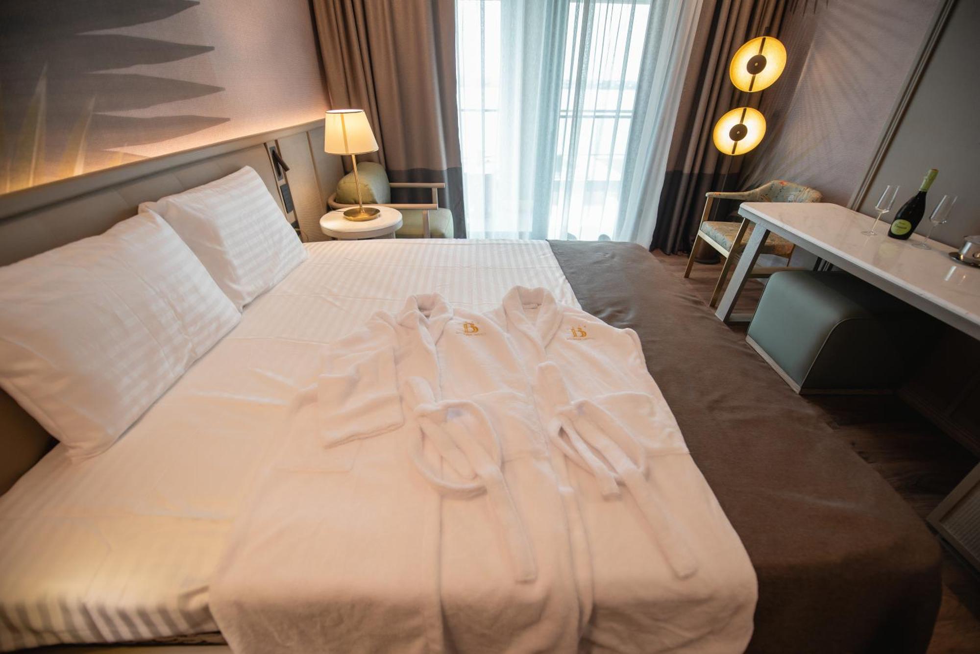 Belinda Hotel Mamaia Adults Only Ngoại thất bức ảnh
